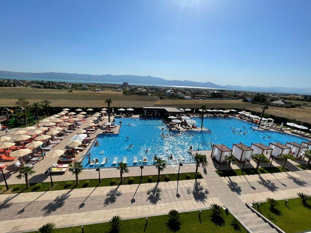 Deluxe Resort And Spa Koplik Kültér fotó