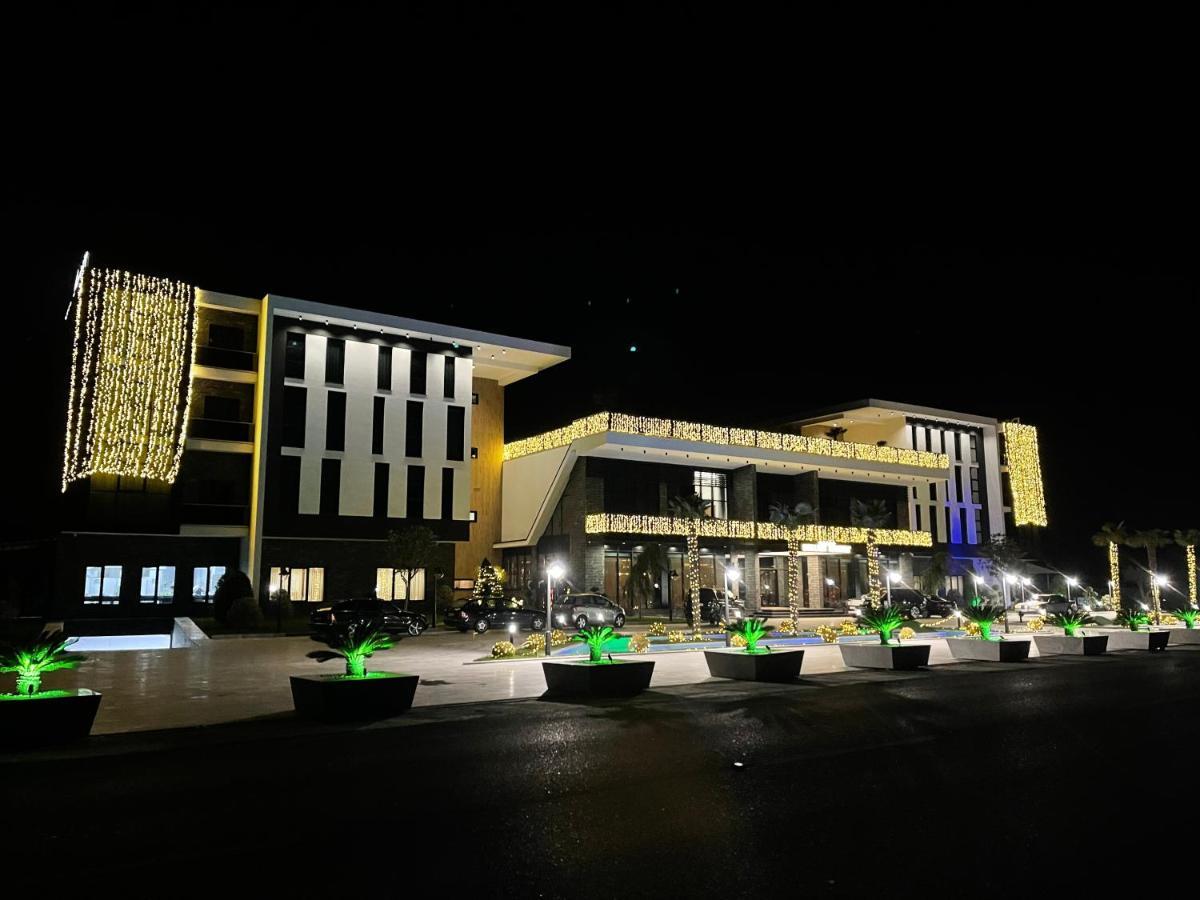 Deluxe Resort And Spa Koplik Kültér fotó