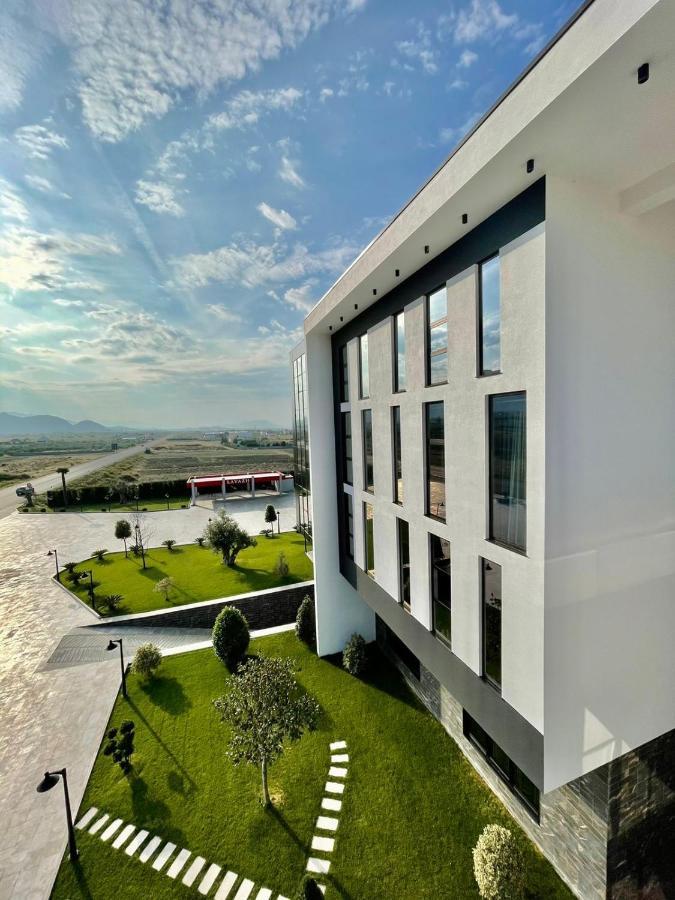 Deluxe Resort And Spa Koplik Kültér fotó