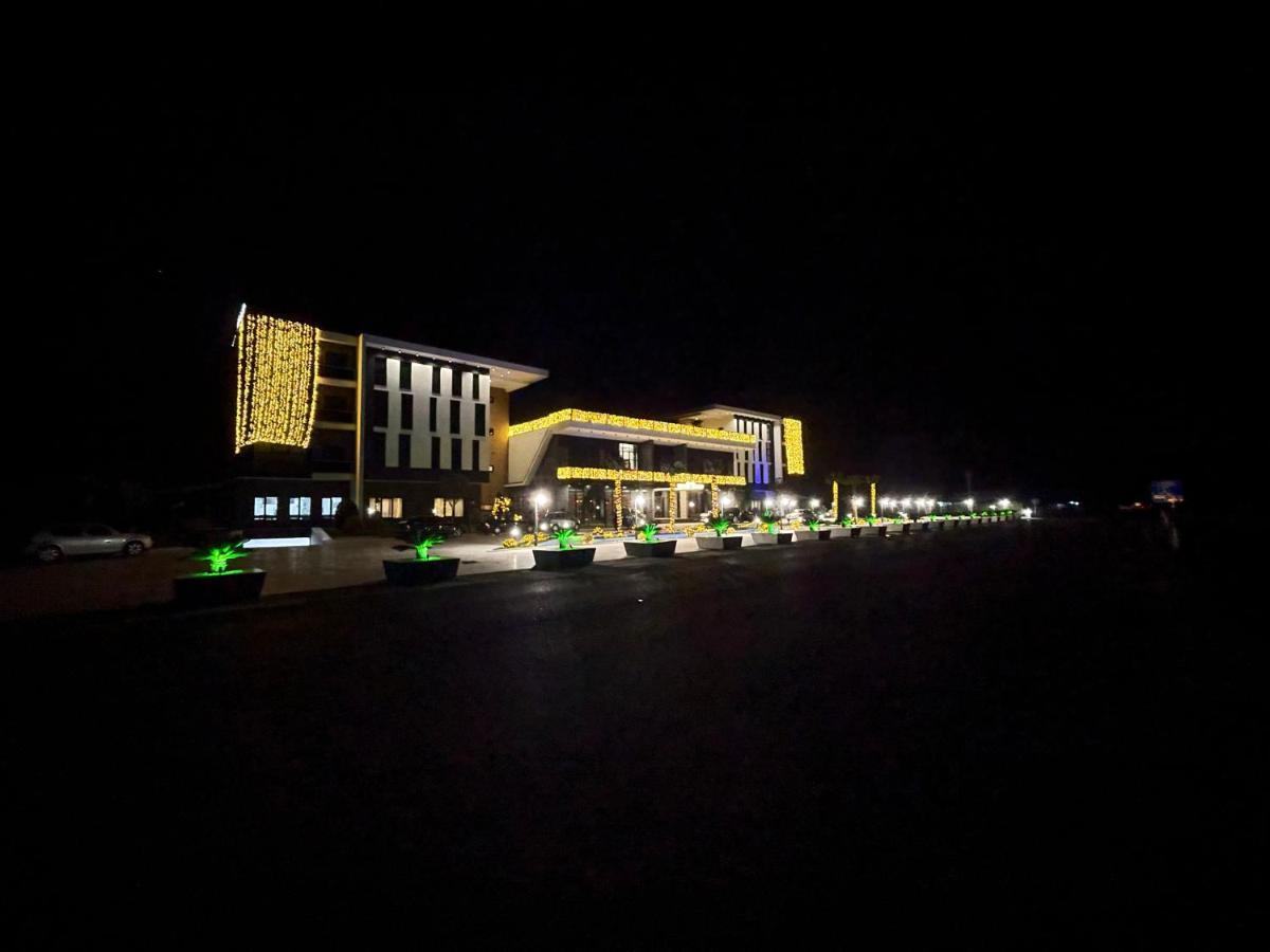 Deluxe Resort And Spa Koplik Kültér fotó
